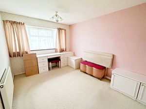 Bedroom- click for photo gallery